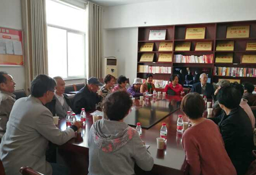 市四院组织退休老同志重阳节欢聚一堂
